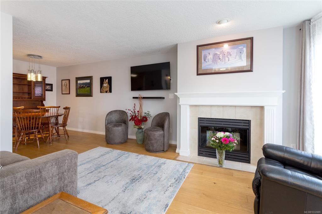 899 Darwin Ave, 1032889, BC,