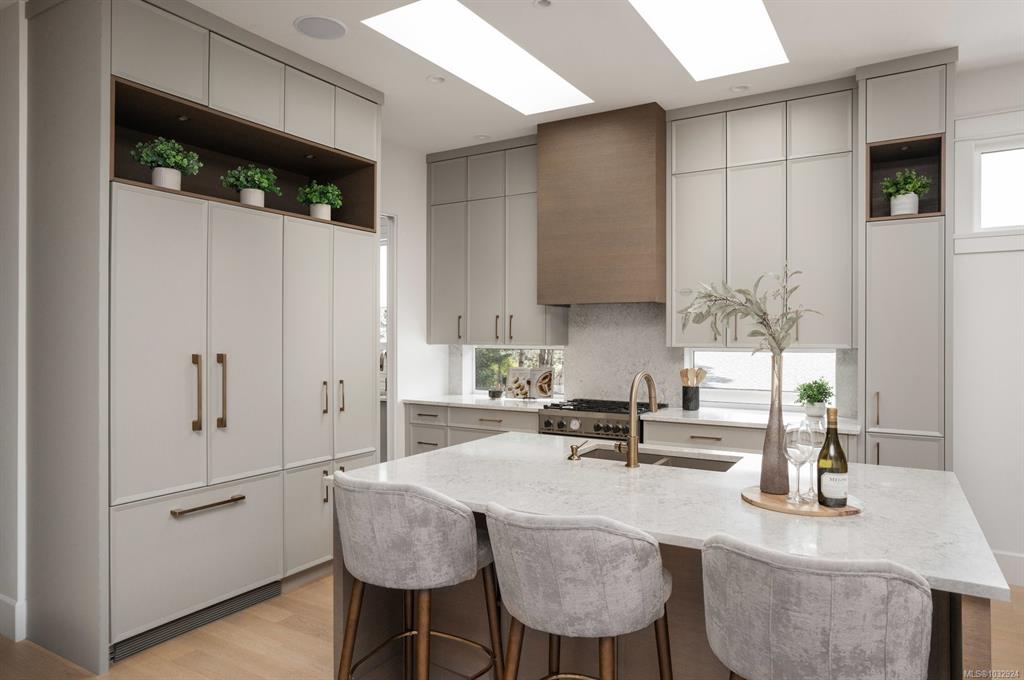 Third View of 2639 Victor St, Victoria, BC, V8R 4E3