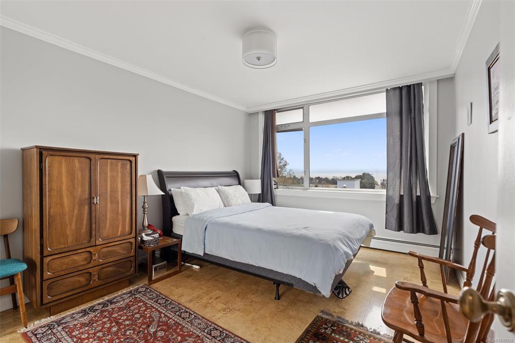 Fifth View of 250 Douglas St, Victoria, BC, V8V 2P4