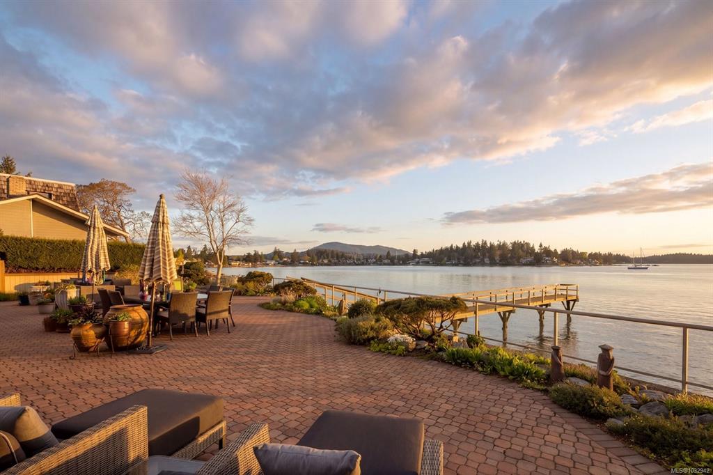2450 Whidby Lane, 1032942, BC,