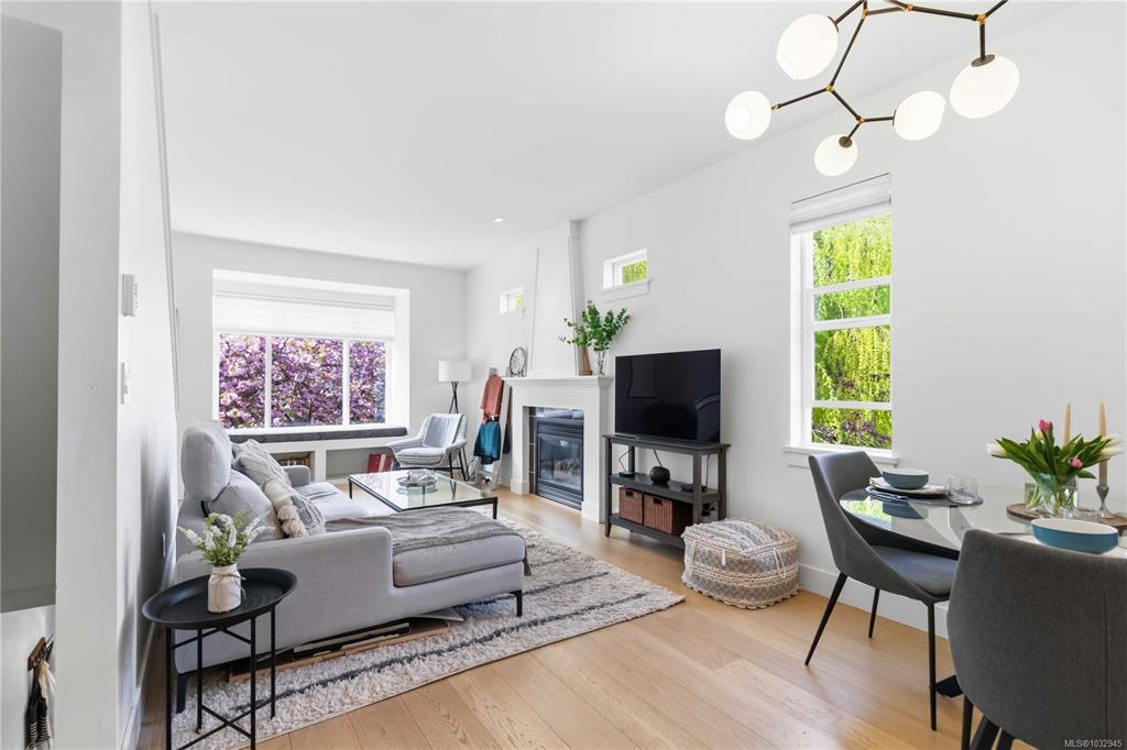 Fifth View of 1521 Belcher Ave, Victoria, BC, V8R 4N2