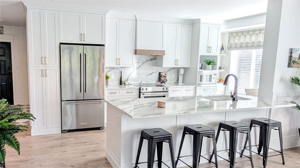 Second View of 50 Songhees Rd, Victoria, BC, V9A 7J4