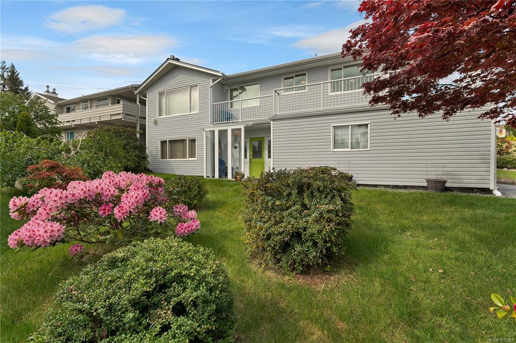 Second View of 208 Alder St S, Campbell River, BC, V9W 2N6