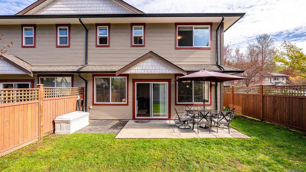 Third View of 2112 Cumberland Rd, Courtenay, BC, V9N 2E9