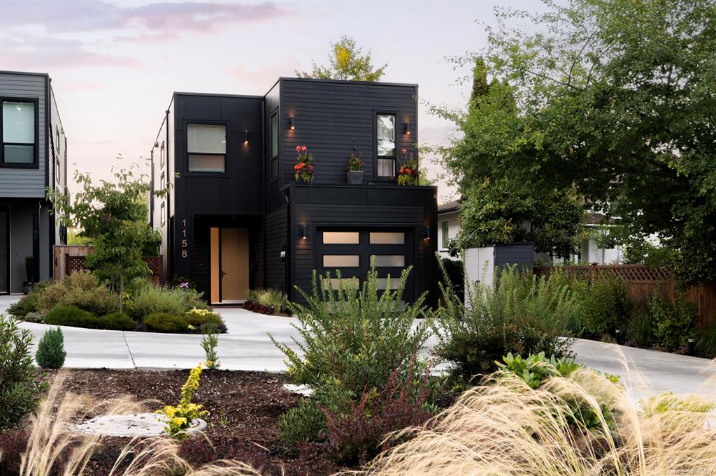 1158 Craigflower Rd, 1033027, BC,