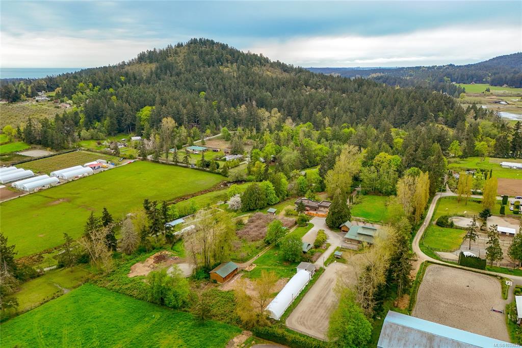 Fourth View of 2080 Bear Hill Rd, Central Saanich, BC, V8X 1M7