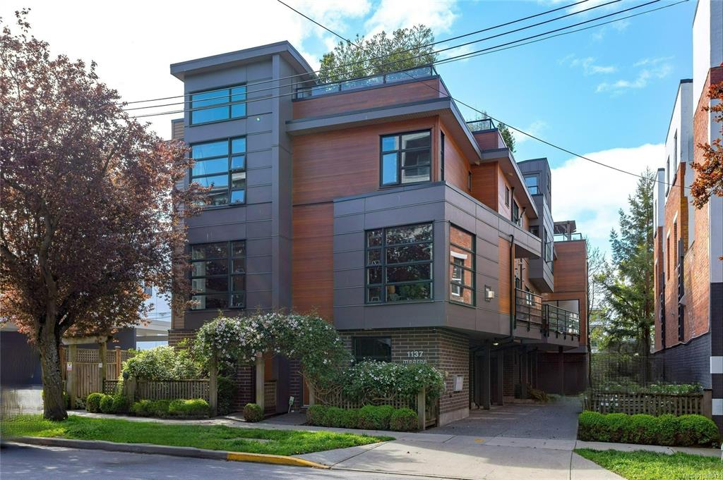 1137 Meares St, 1033042, BC,