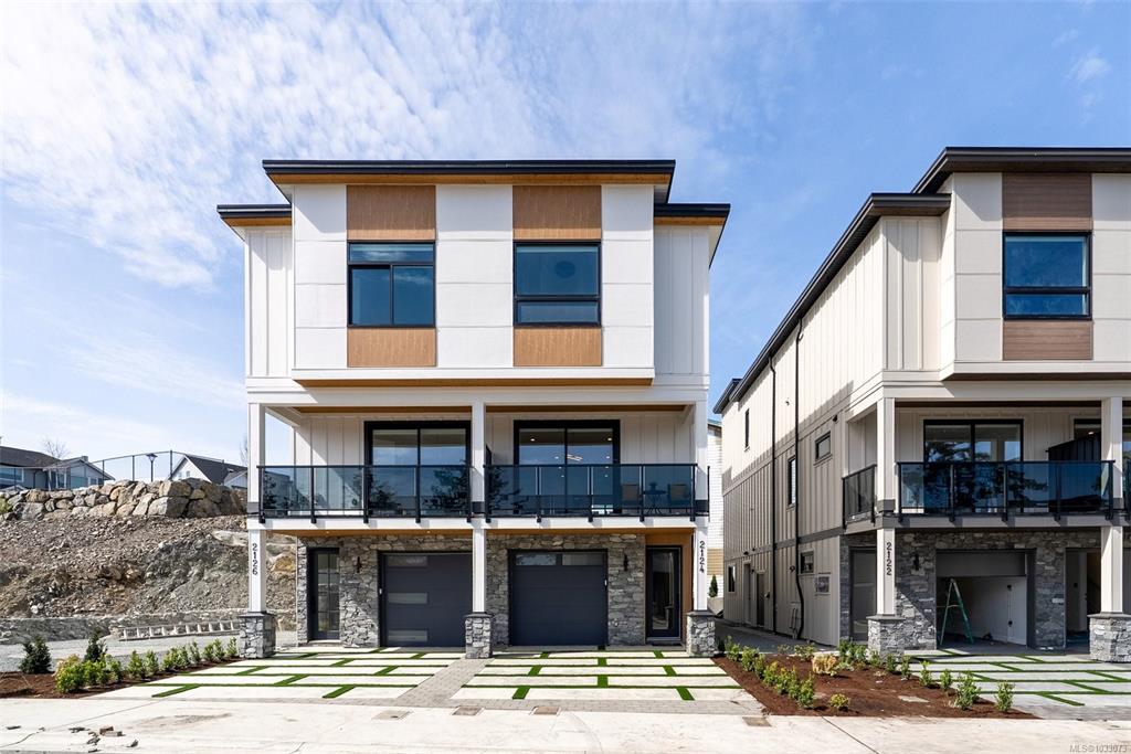 2124 Kingbird Dr, 1033073, BC,