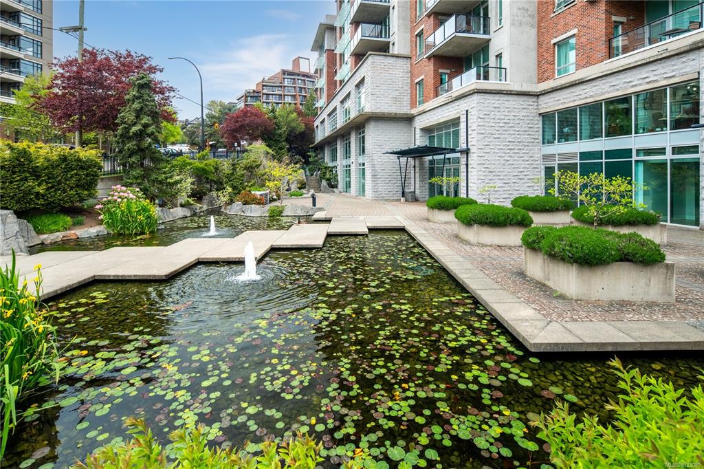 810 Humboldt St, 1033080, BC,