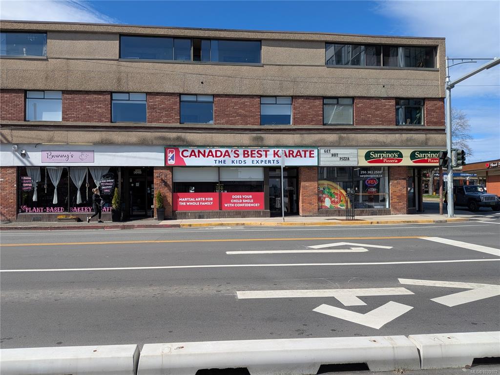 MLS® listing #31101971 for sale located at 904 D Esquimalt Rd