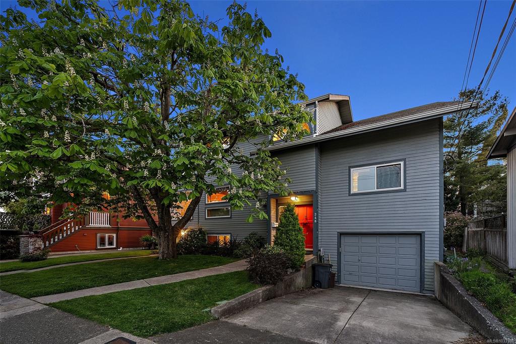 Third View of 248 Richmond Ave, Victoria, BC, V8S 3X8