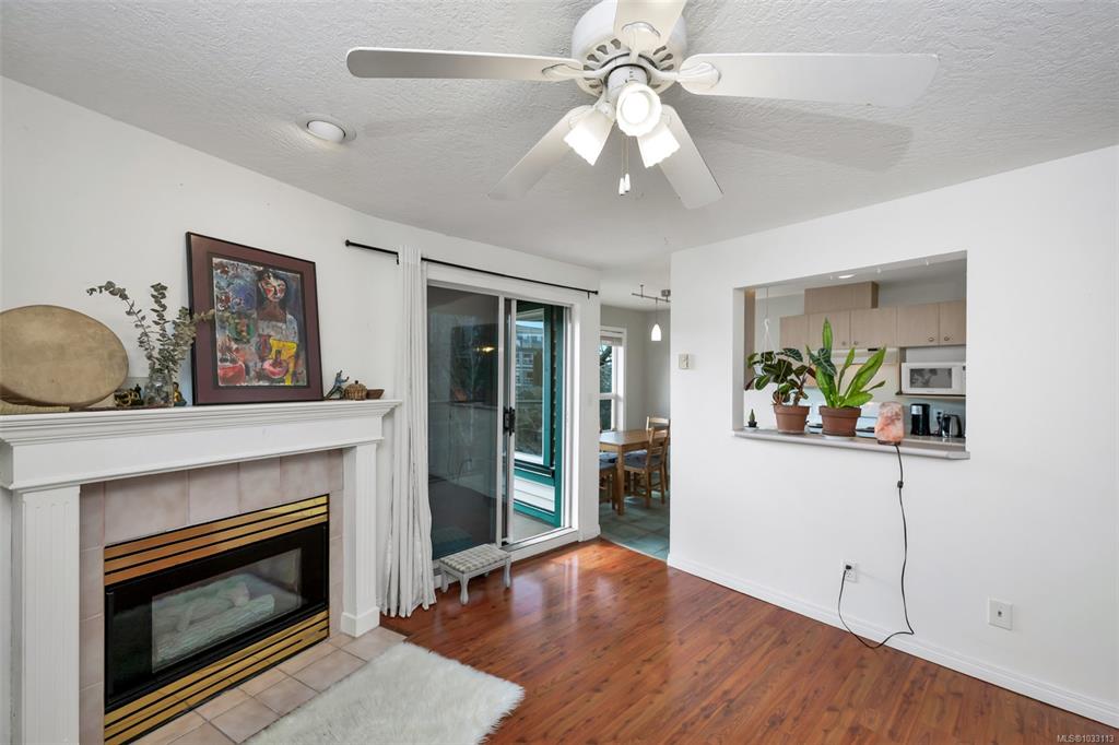 Fifth View of 899 Darwin Ave, Chelsea Green, Saanich, BC, V8X 2X7