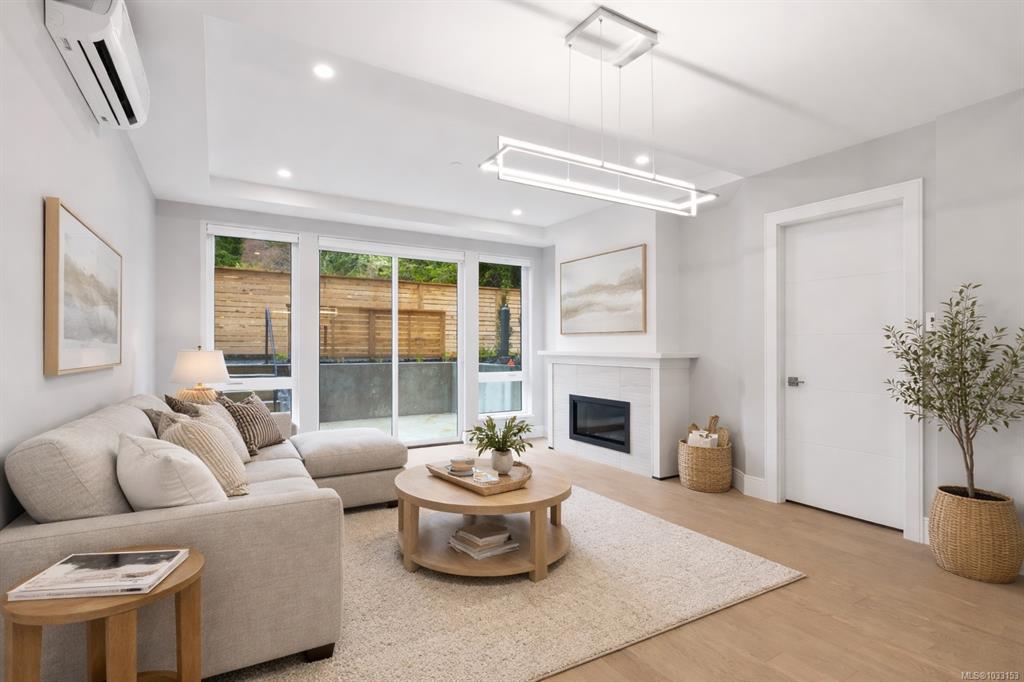 990 Doumac Ave, 1033153, BC,