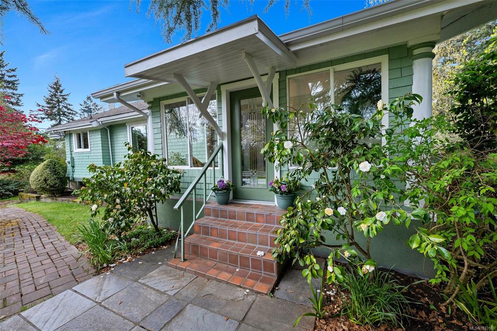 7356 Wallace Dr, 1033168, BC,