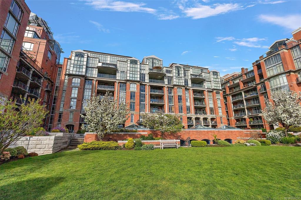 Fourth View of 21 Dallas Rd, Shoal Point, Victoria, BC, V8V 4Z9