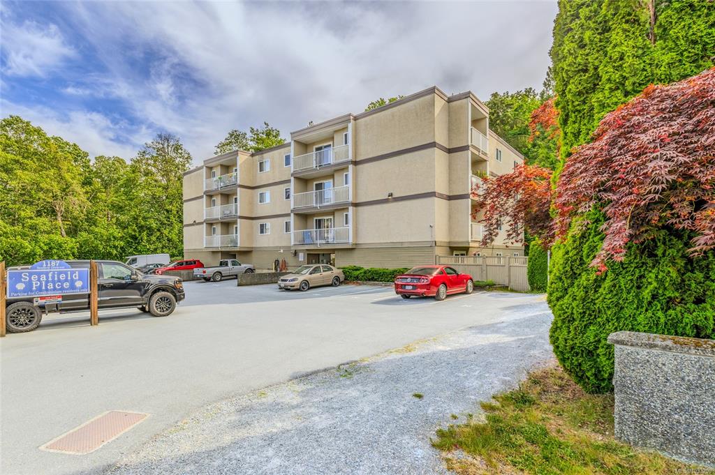 1187 Seafield Cres, 1033209, BC,