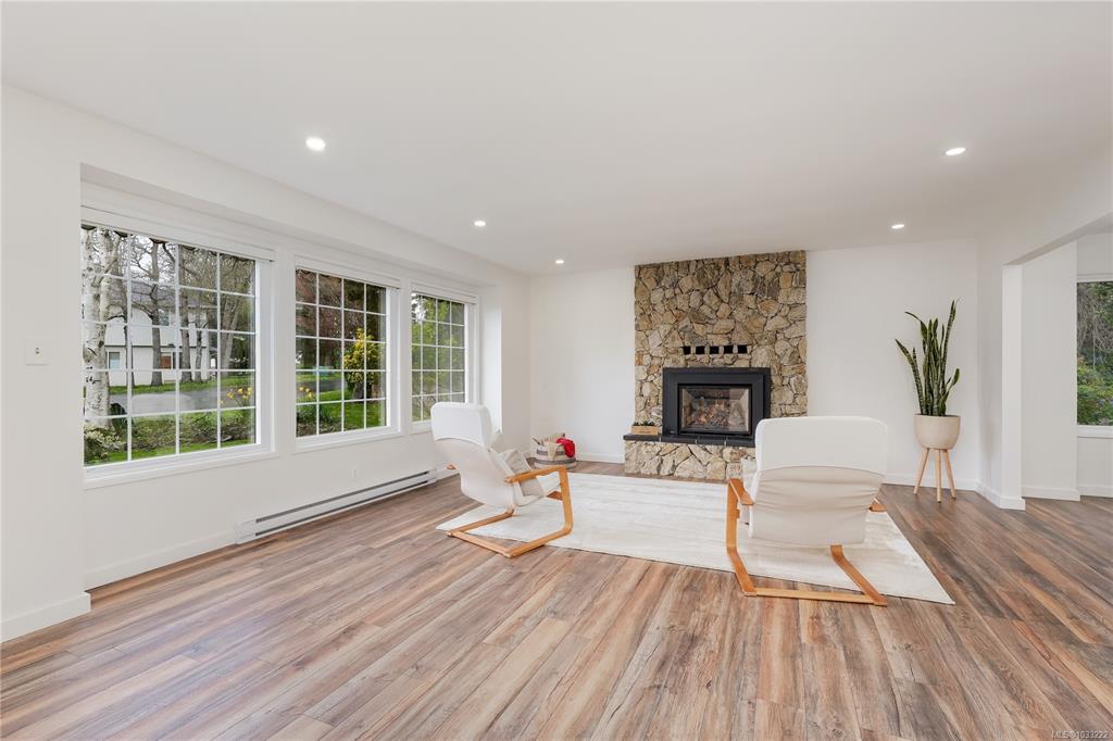 Third View of 3995 Resolute Pl, Saanich, BC, V8X 4L5