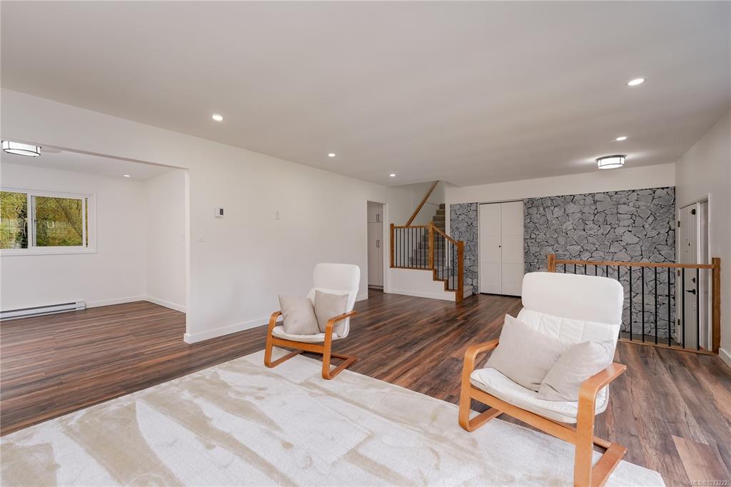 Fourth View of 3995 Resolute Pl, Saanich, BC, V8X 4L5