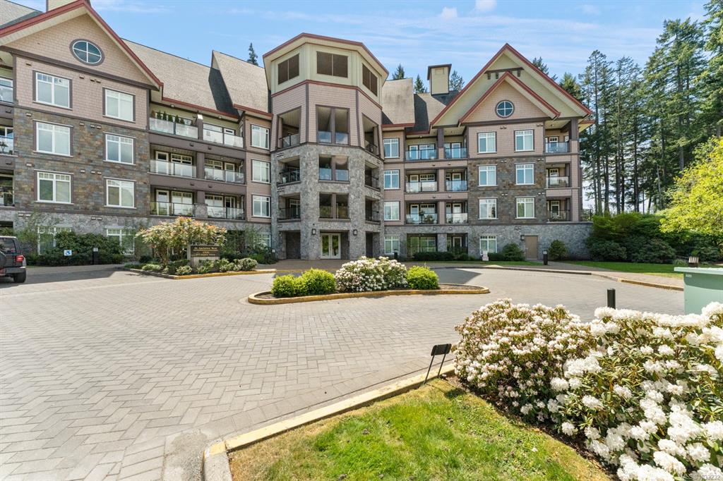 1395 Bear Mountain Pkwy, 1033232, BC,