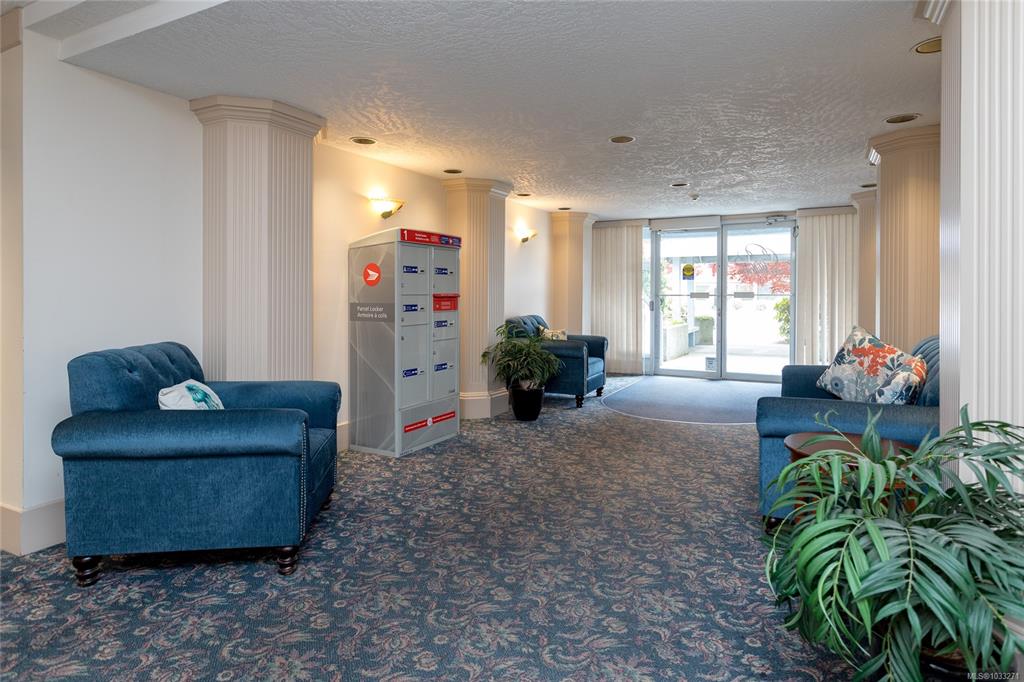 Fourth View of 3931 Shelbourne St, The Willows, Saanich, BC, V8P 4H9