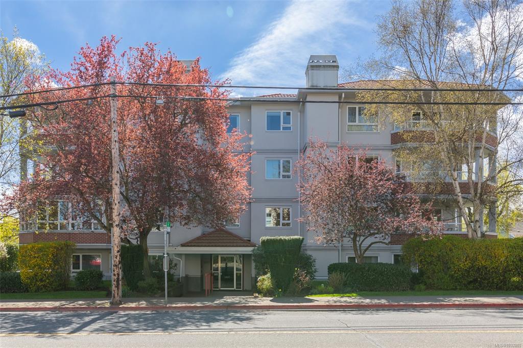 Third View of 1807 Oak Bay Ave, Victoria, BC, V8R 1C1