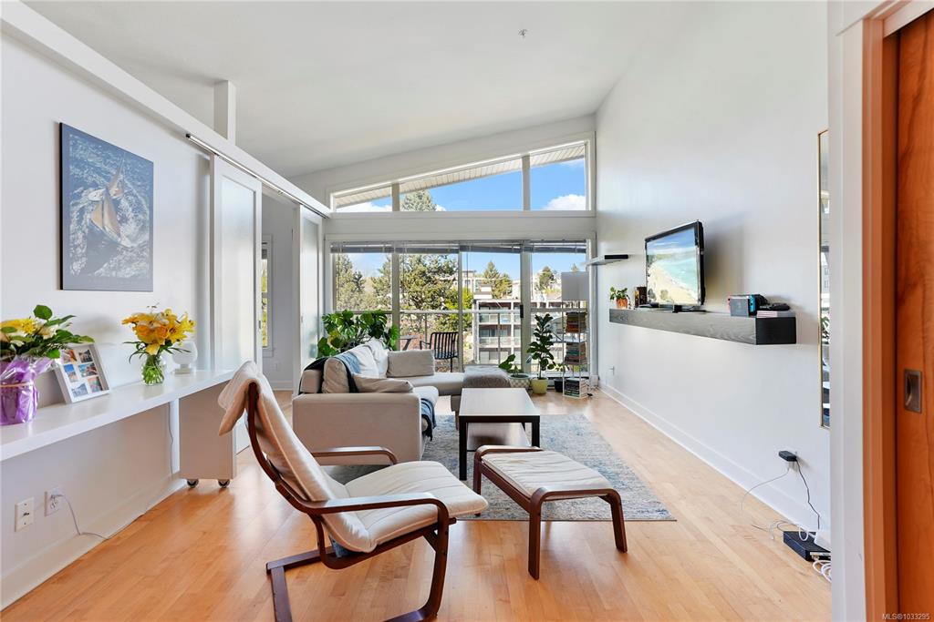 Fourth View of 1155 Yates St, Victoria, BC, V8V 3N1