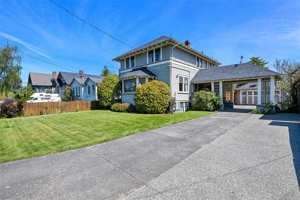 Third View of 3107 Quadra St, Victoria, BC, V8X 1E9