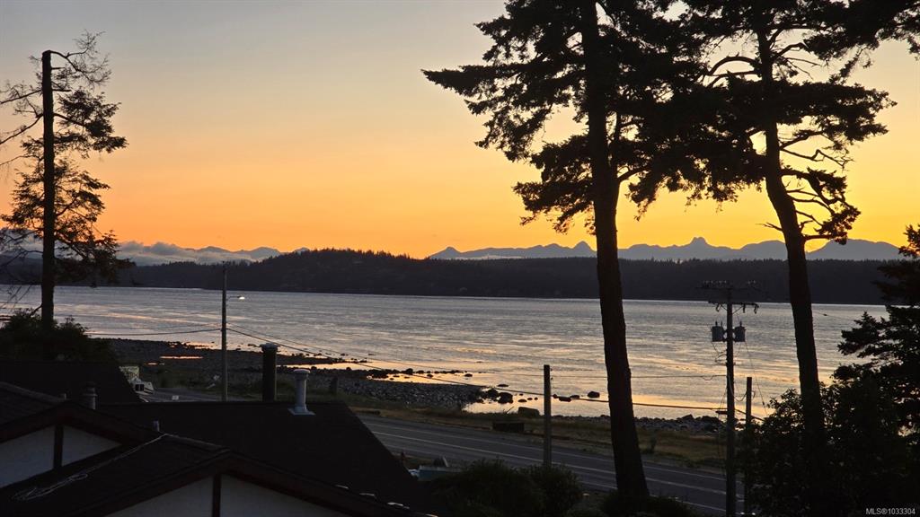 350 Island Hwy S, 1033304, BC,