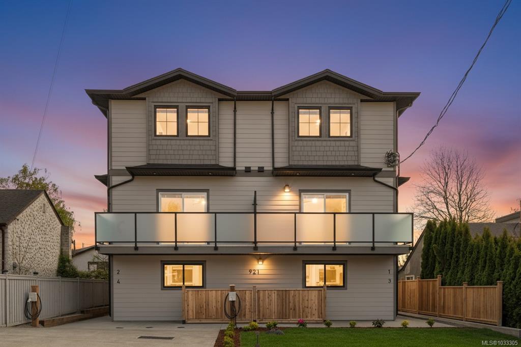 Third View of 921 Dale St, Saanich, BC, V8X 2V9