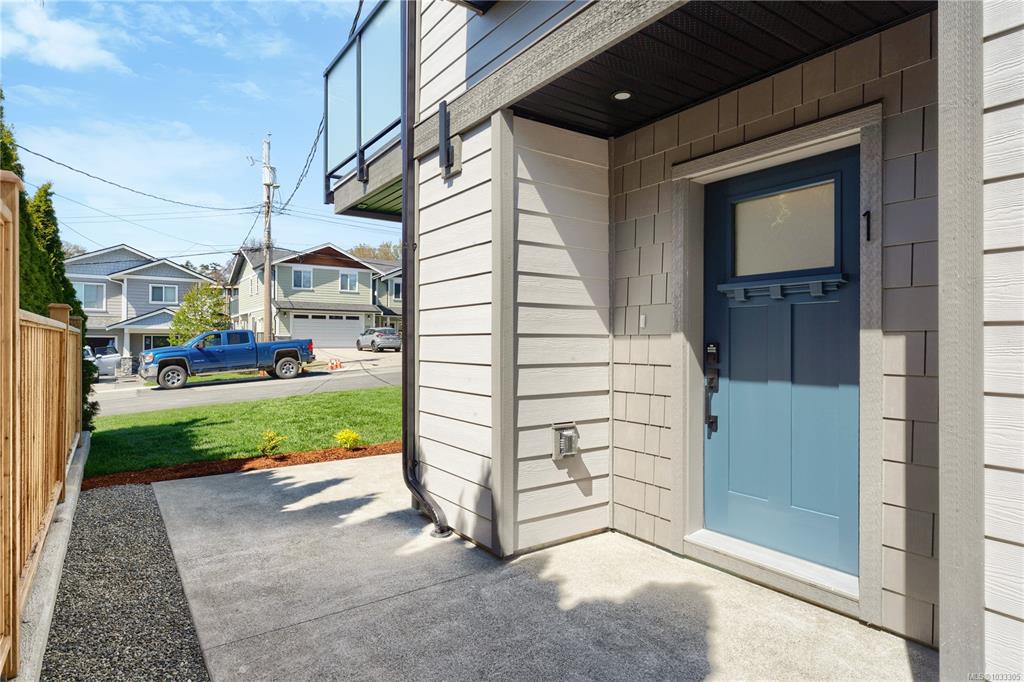 Fifth View of 921 Dale St, Saanich, BC, V8X 2V9