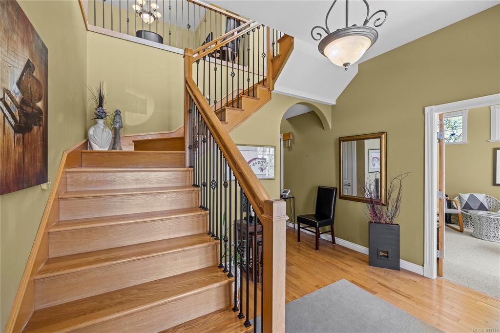 Fifth View of 3737 Belaire Dr, Nanaimo, BC, V9T 5A1