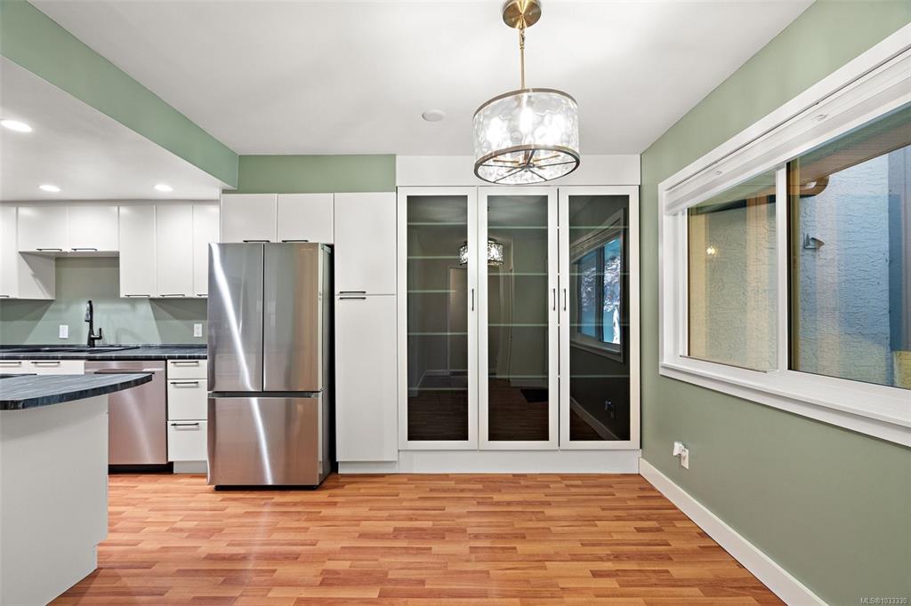 Fifth View of 3235 Alder St, Saanich, BC, V8X 1P3