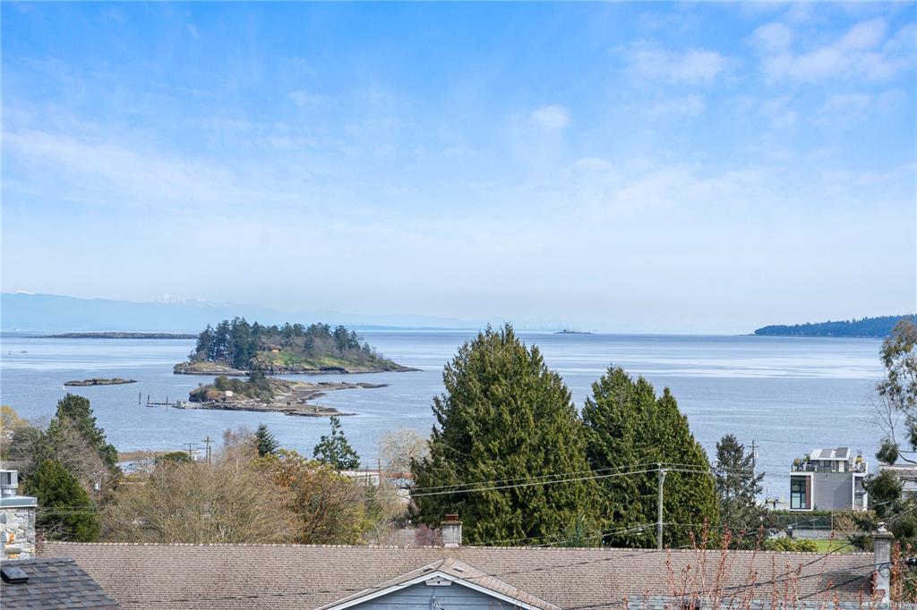 2840 Haliday Cres, 1033376, BC,