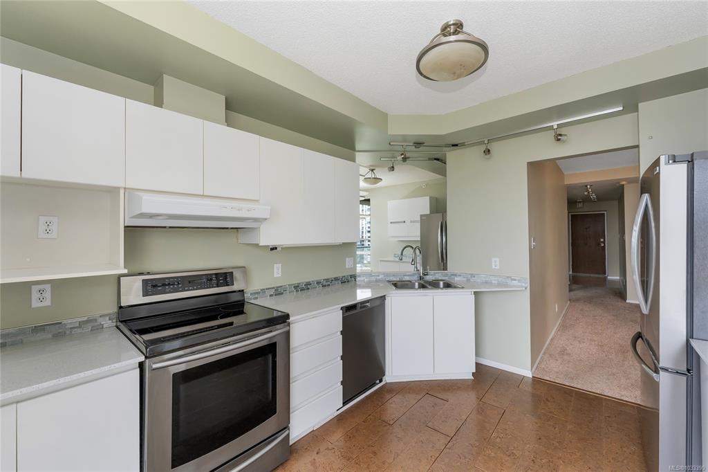Fourth View of 1020 View St, Regents Park, Victoria, BC, V8V 4Y4