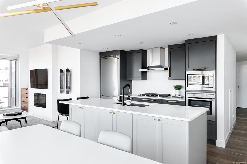 Third View of 707 Courtney St, Victoria, BC, V8W 0A9