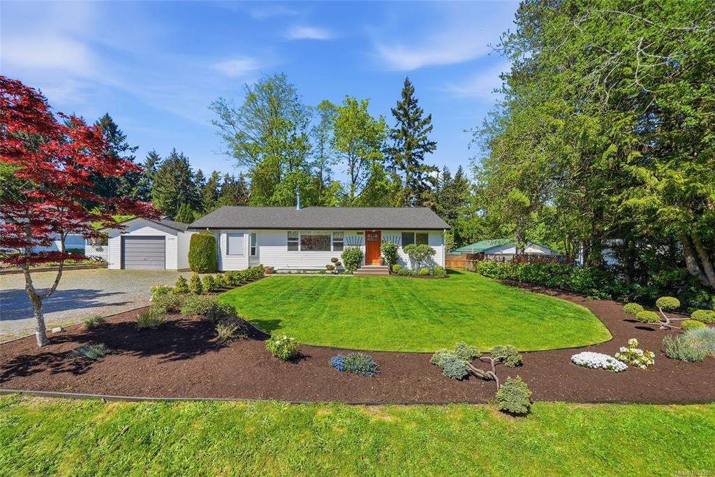 2395 Collins Cres, 1033399, BC,