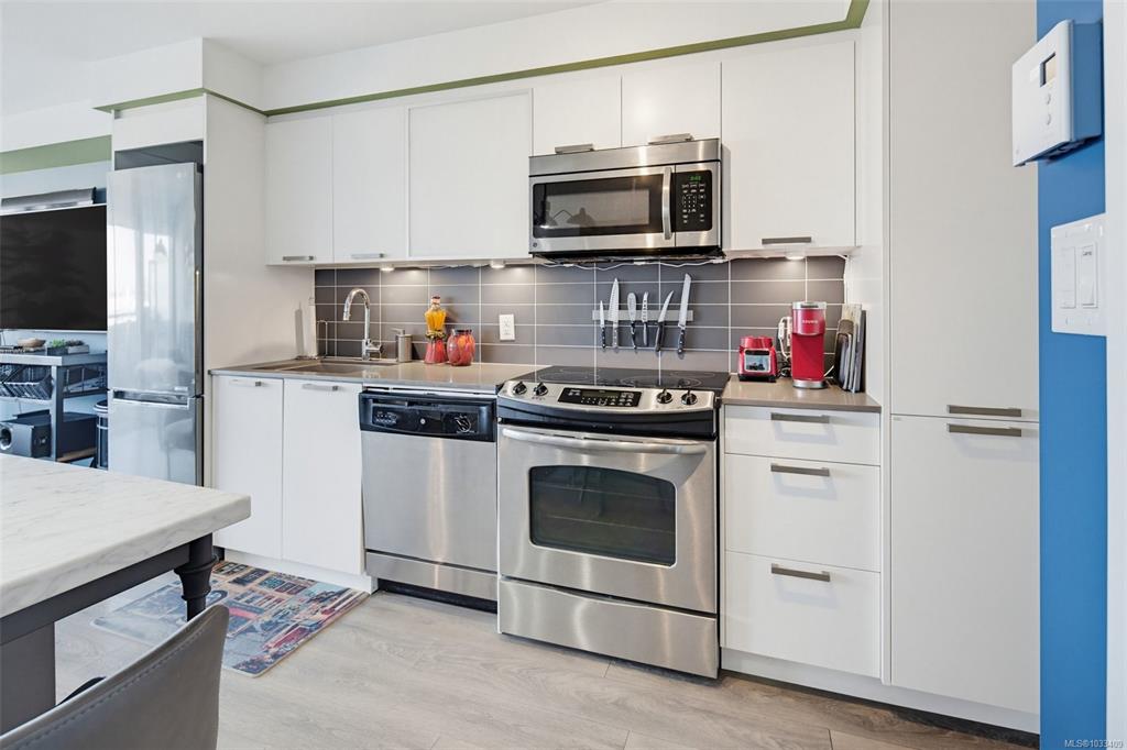 Fourth View of 517 Fisgard St, Union, Victoria, BC, V8W 0C5