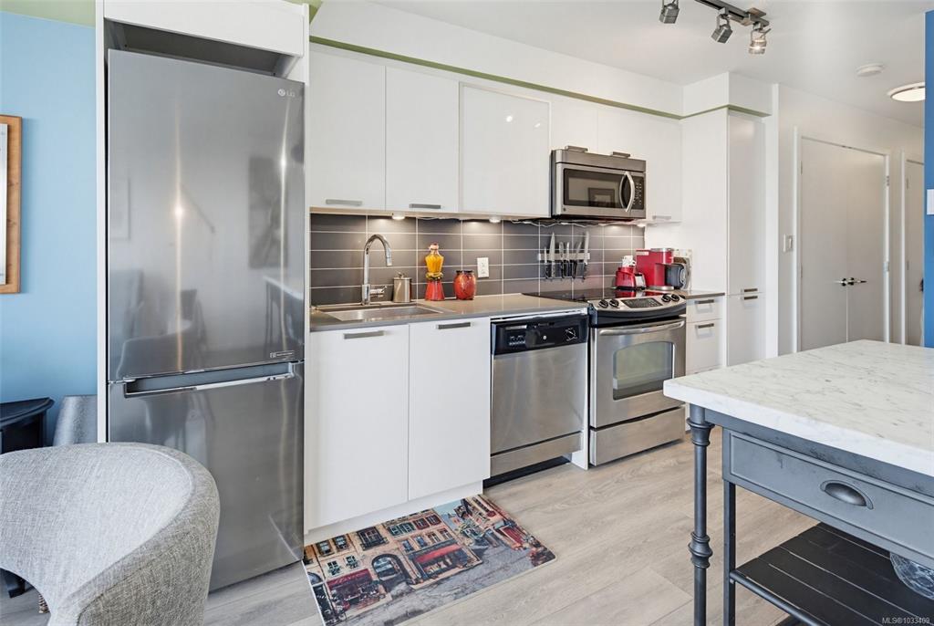 Fifth View of 517 Fisgard St, Union, Victoria, BC, V8W 0C5