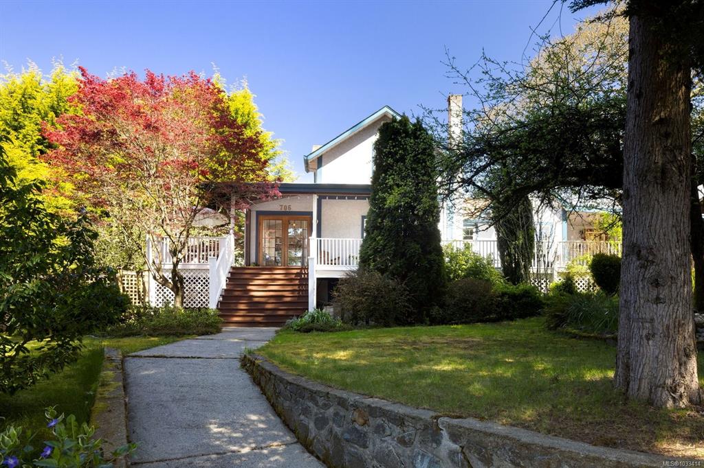 Third View of 706 Lindsay St, Saanich, BC, V8Z 3E1