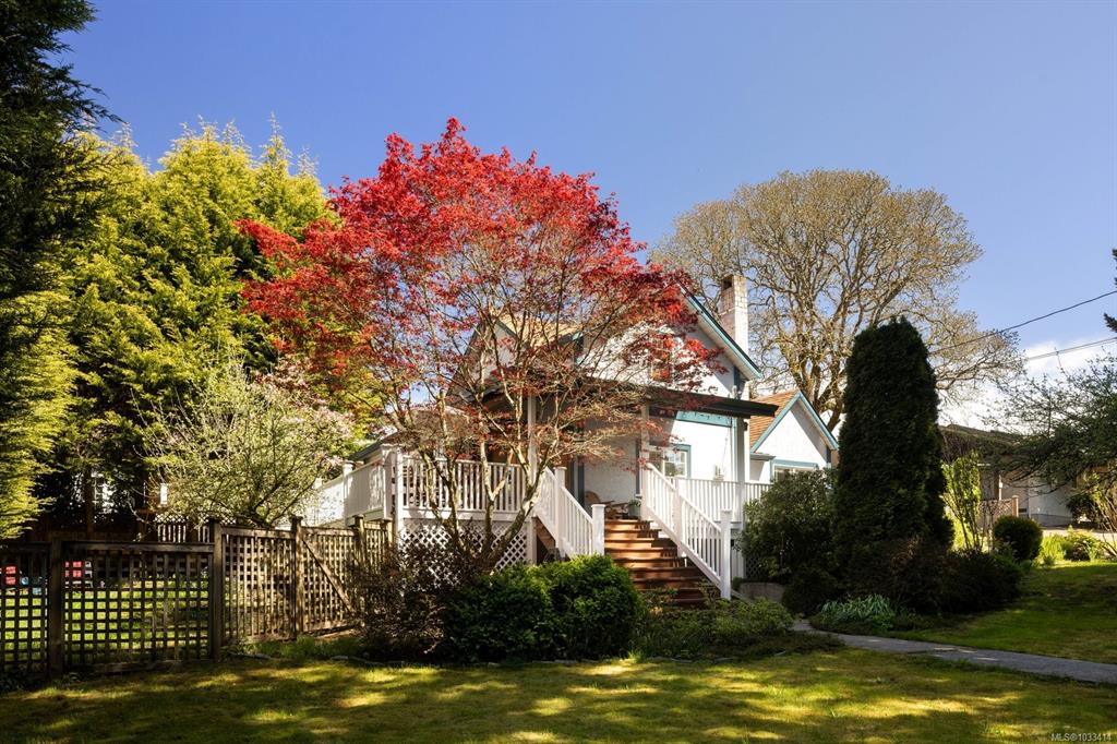 Fourth View of 706 Lindsay St, Saanich, BC, V8Z 3E1