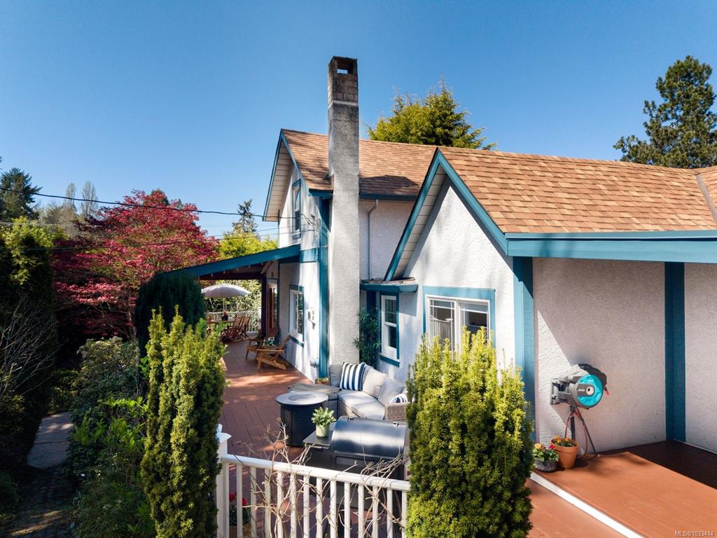 Fifth View of 706 Lindsay St, Saanich, BC, V8Z 3E1