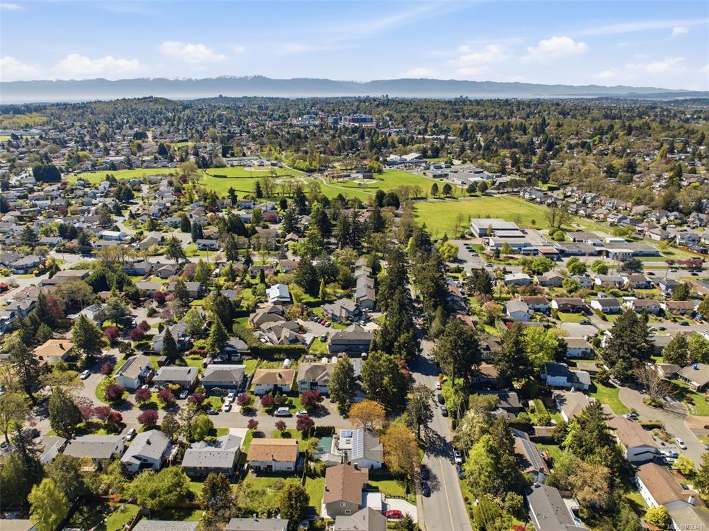 Fourth View of 4351 Torquay Dr, Saanich, BC, V8N 3L3