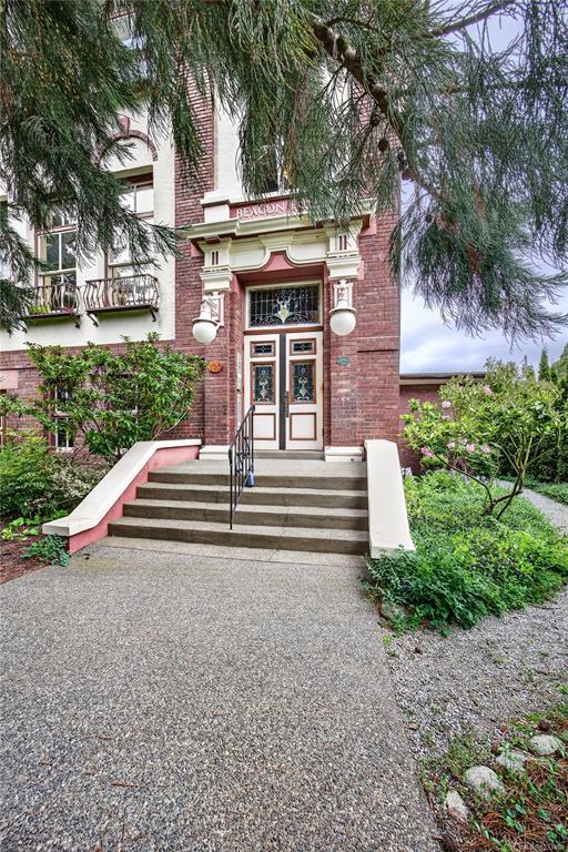 120 Douglas St, 1033440, BC,