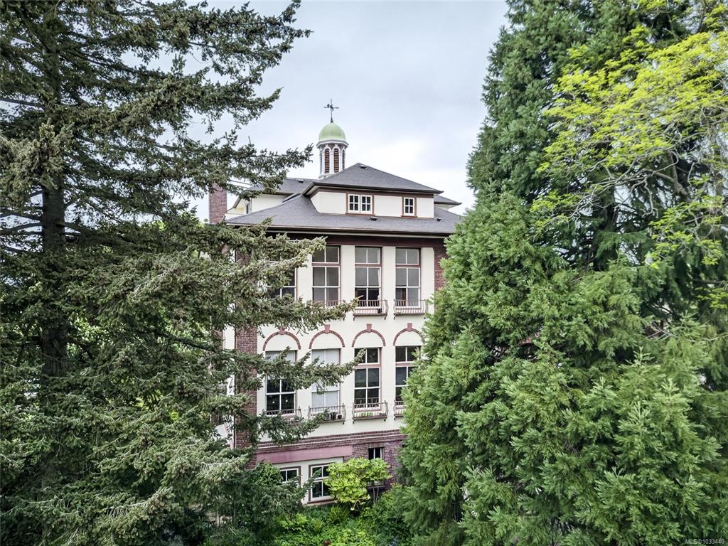 Third View of 120 Douglas St, Victoria, BC, V8V 2N9