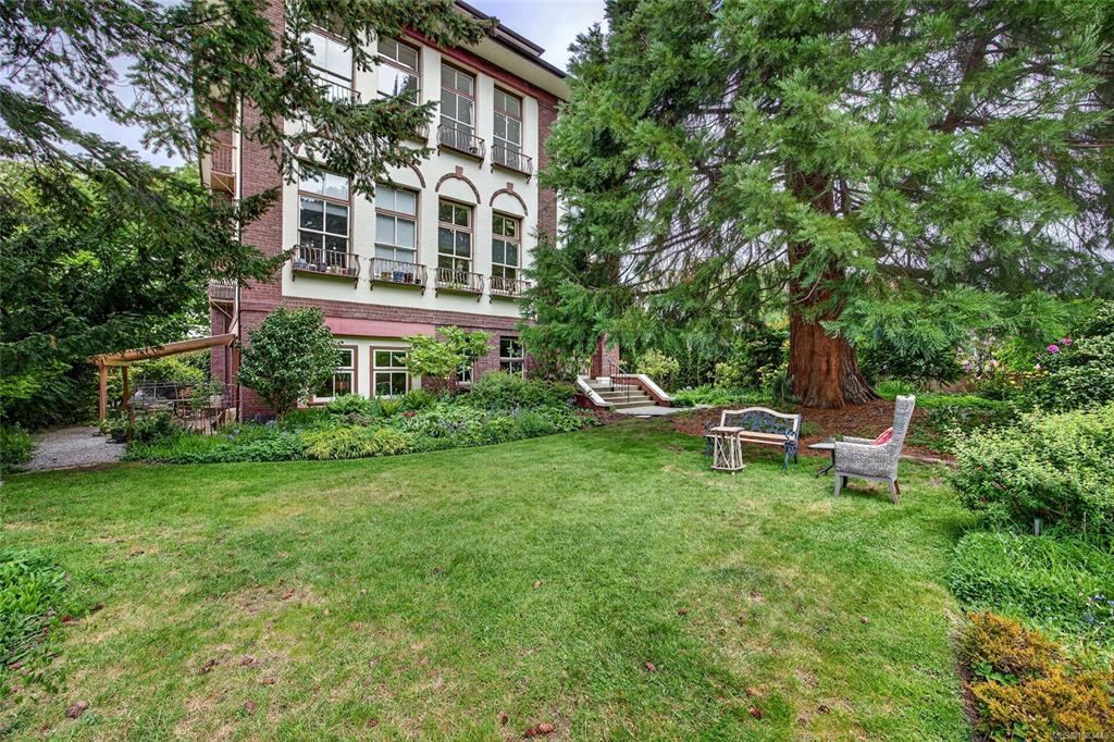 Fourth View of 120 Douglas St, Victoria, BC, V8V 2N9