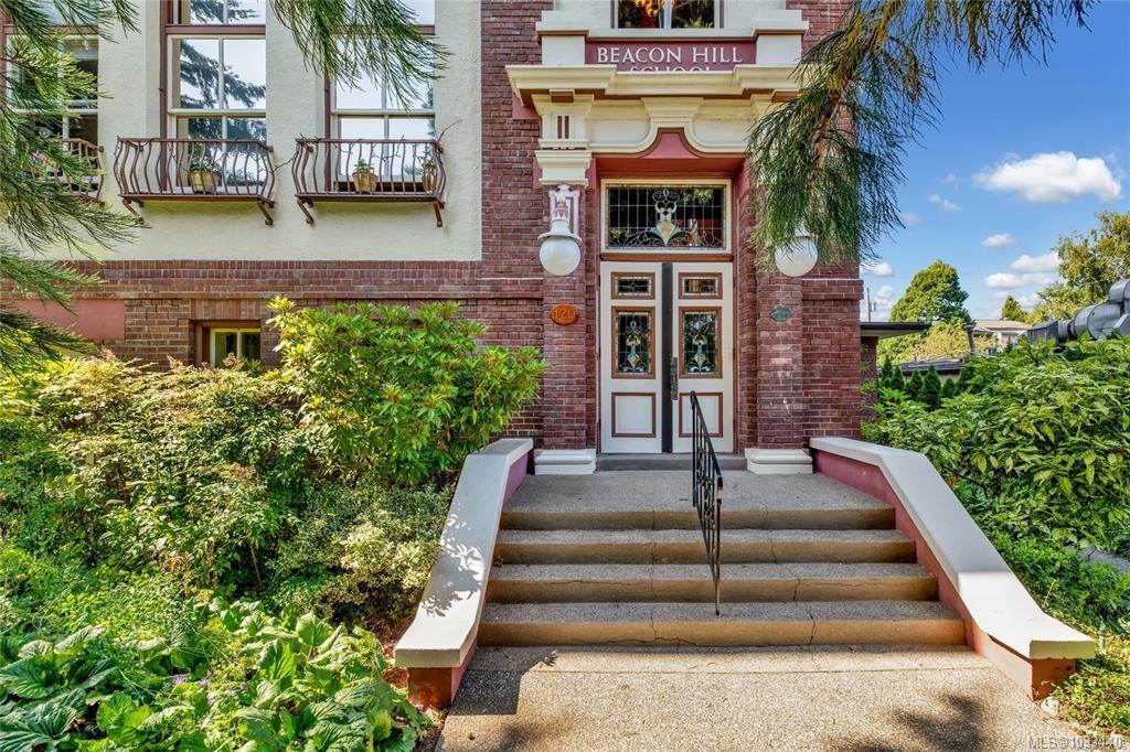 Fifth View of 120 Douglas St, Victoria, BC, V8V 2N9