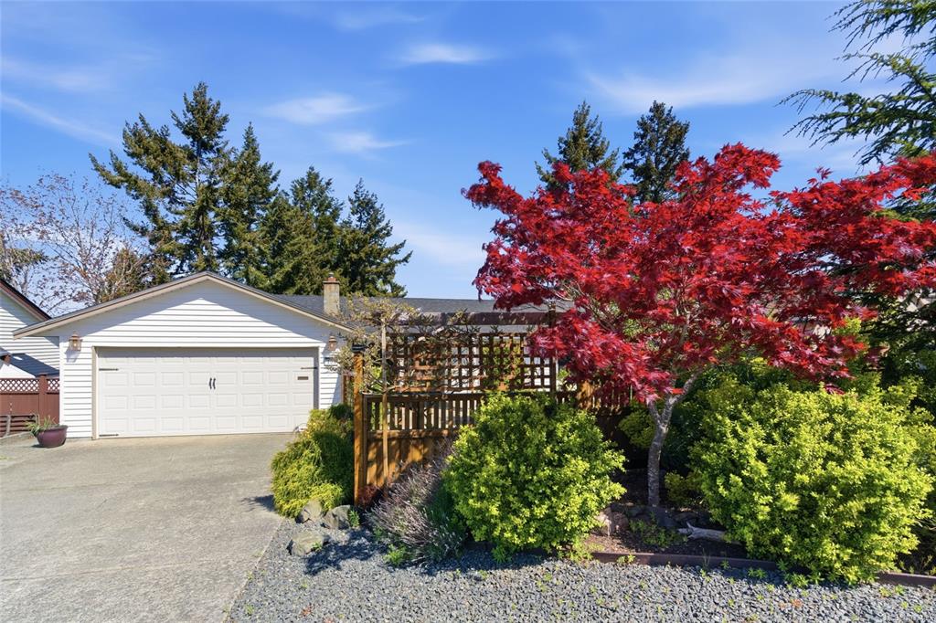 Third View of 130 Heritage Dr, Nanaimo, BC, V9V 1H8