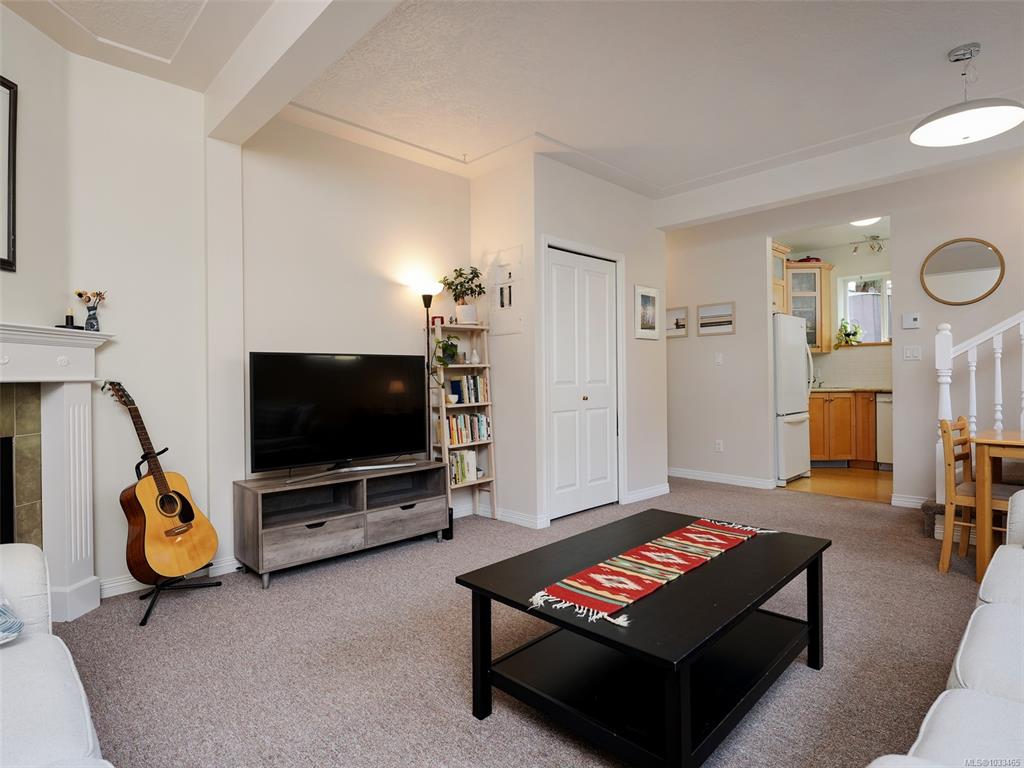 Fifth View of 837 Villance St, Victoria, BC, V8X 2P5
