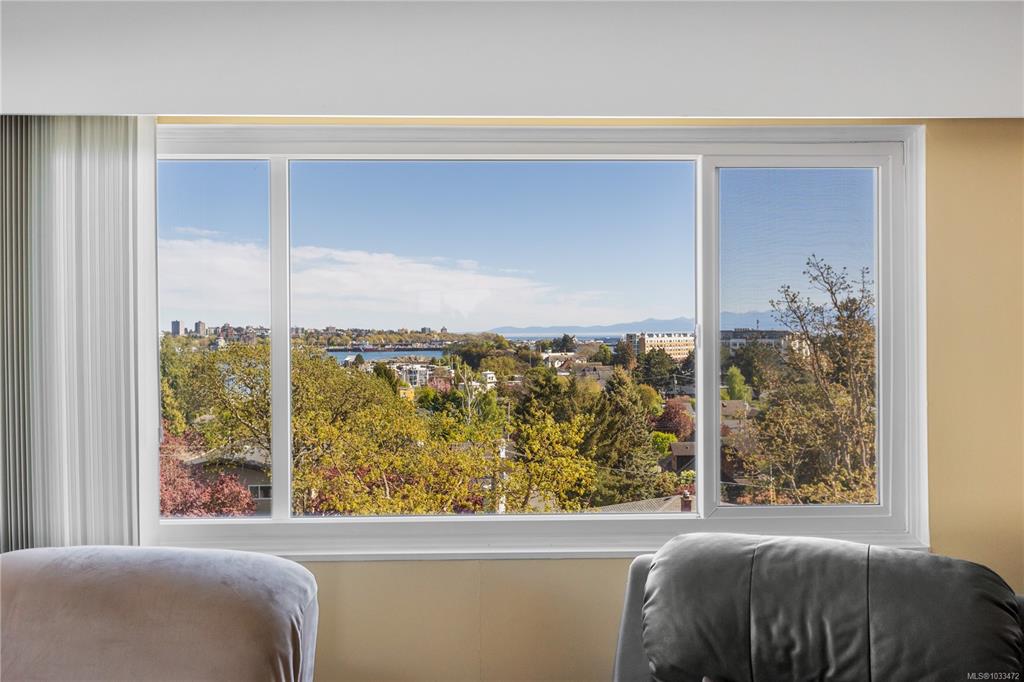 Third View of 929 Esquimalt Rd, Esquimalt, BC, V9A 3M7