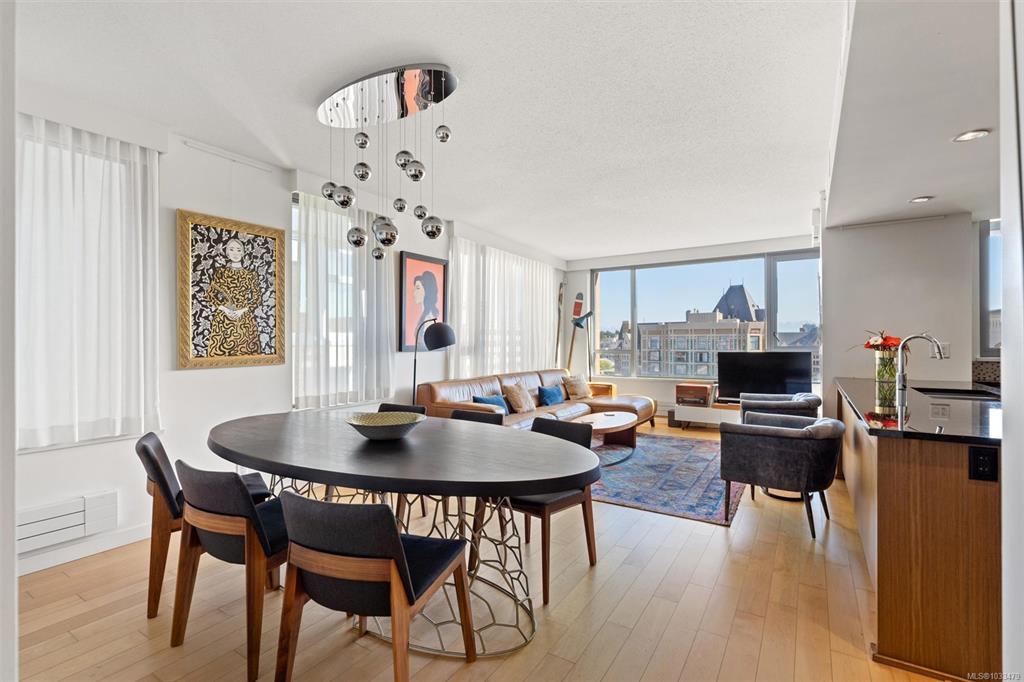 Fifth View of 608 Broughton St, The Sovereign, Victoria, BC, V8W 1C7